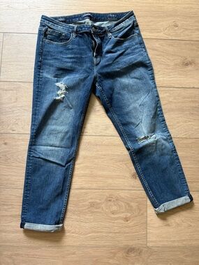 Vigoss Women's Skinny Distressed Capri Dark Blue Jeans